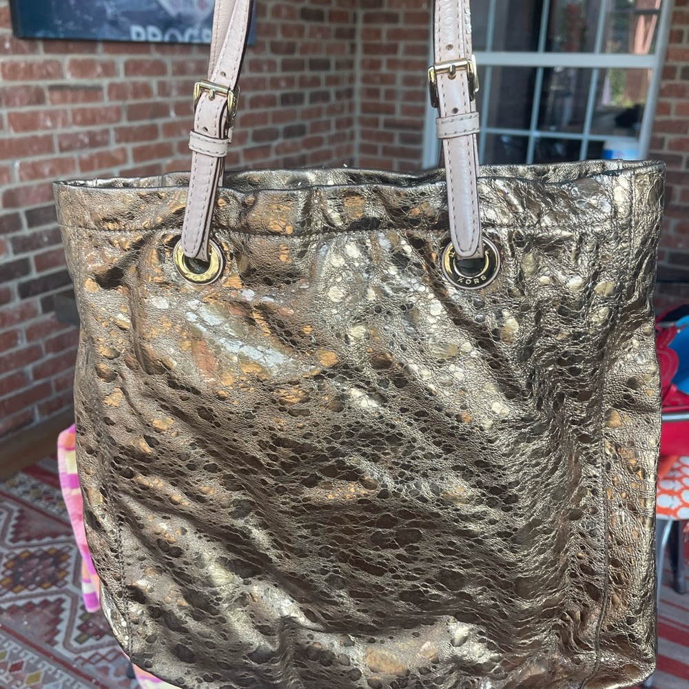 Michael Kors Gold Textured Tote, call outs…inside peeling !